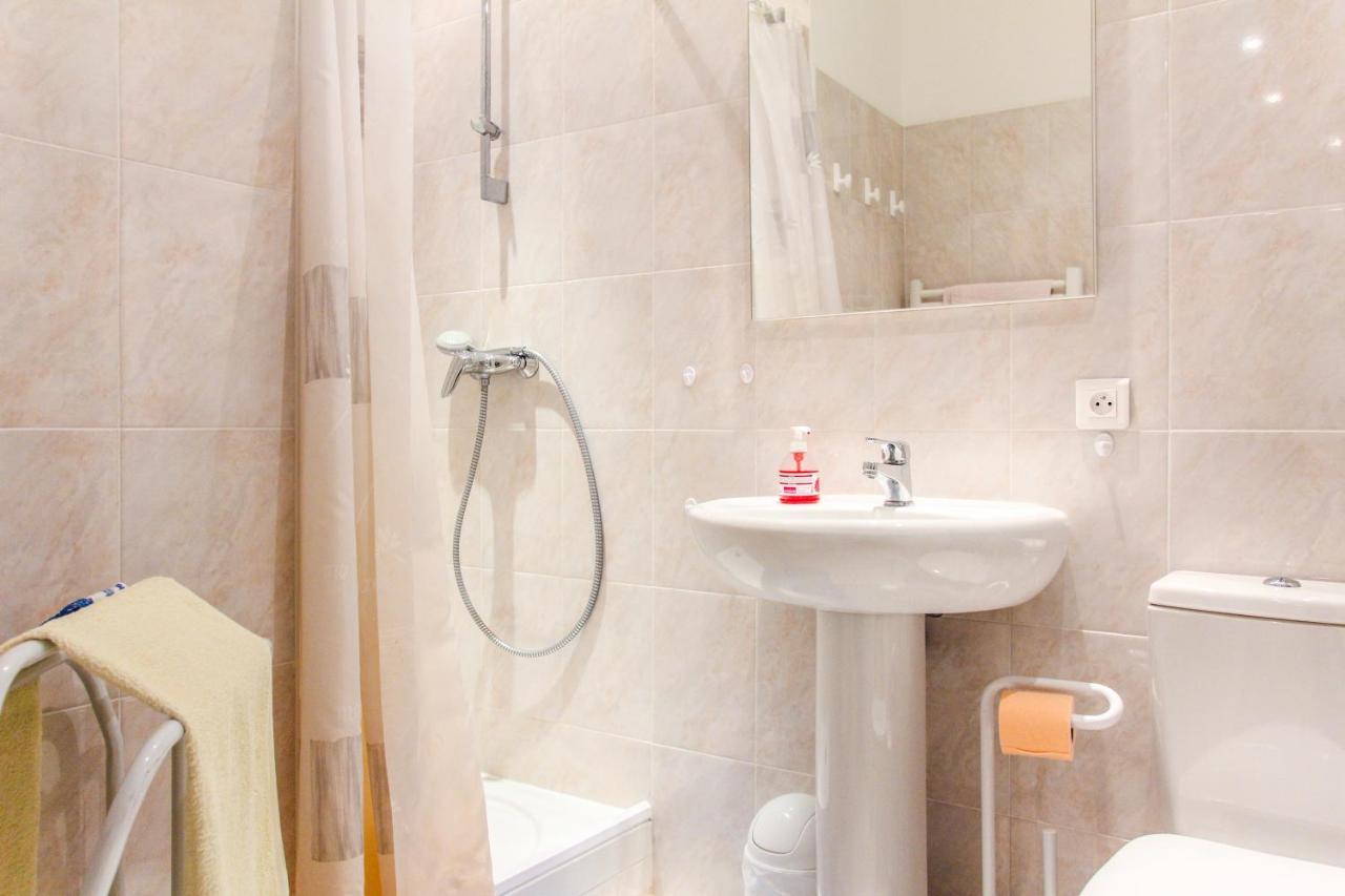 Nice Large 2Br Sunny 20 Meter Terrace Parking Beach Shops Екстериор снимка